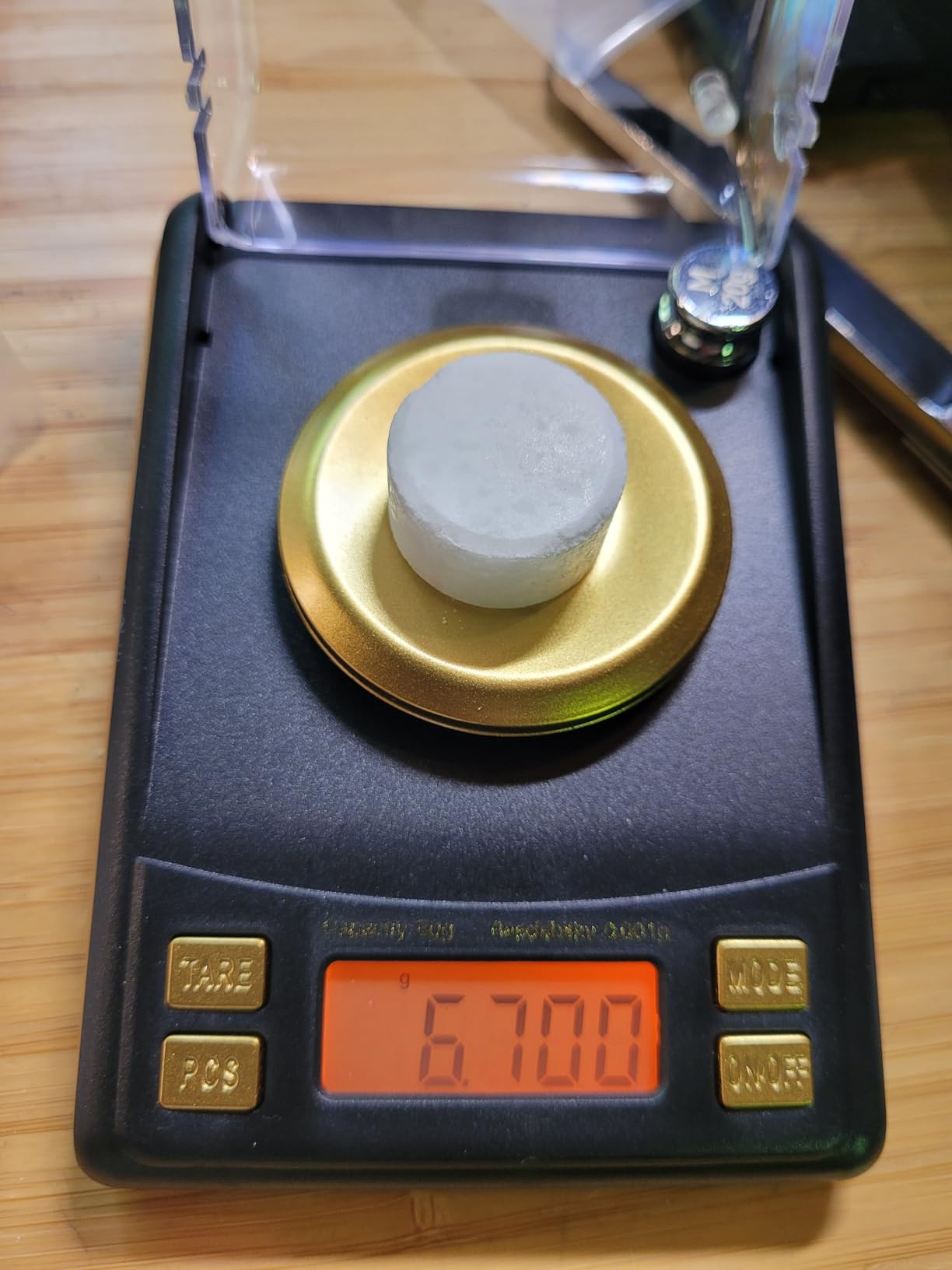 Solid fuel tablet weighed in Amazon review media
